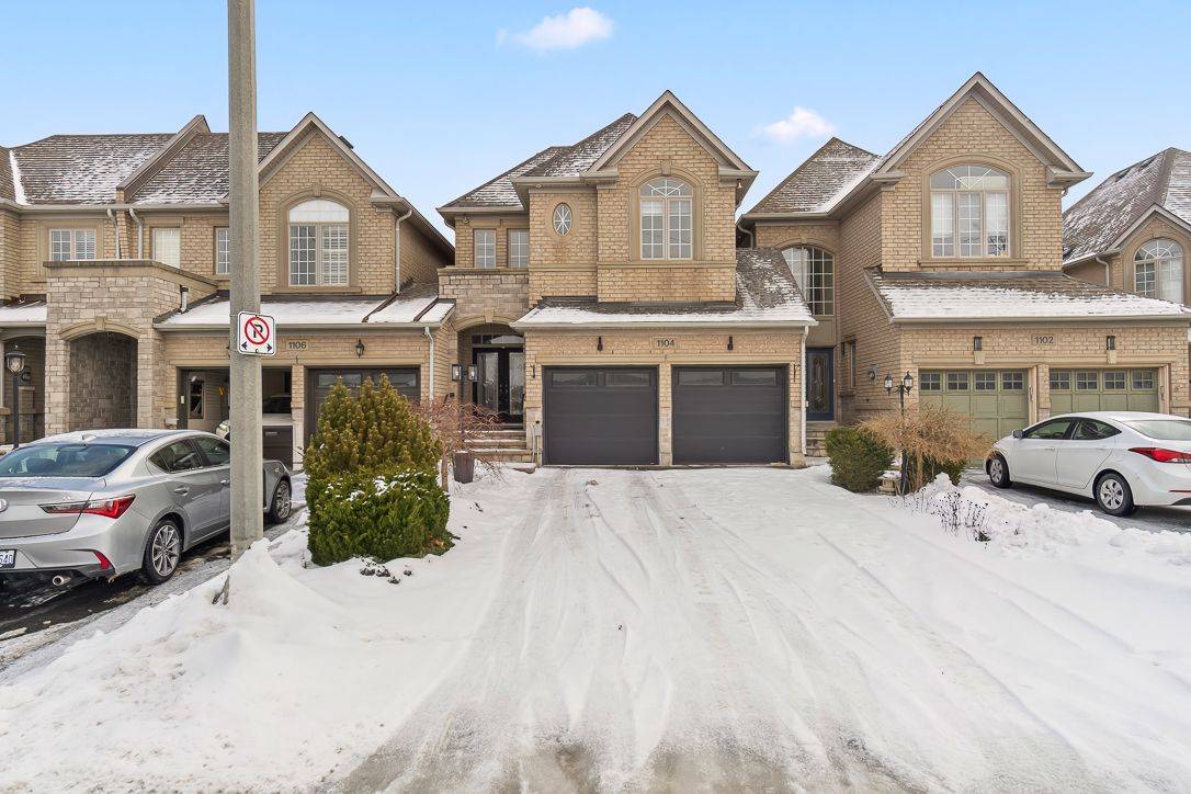 Oakville, ON L6H 7R9,1104 Agram DR