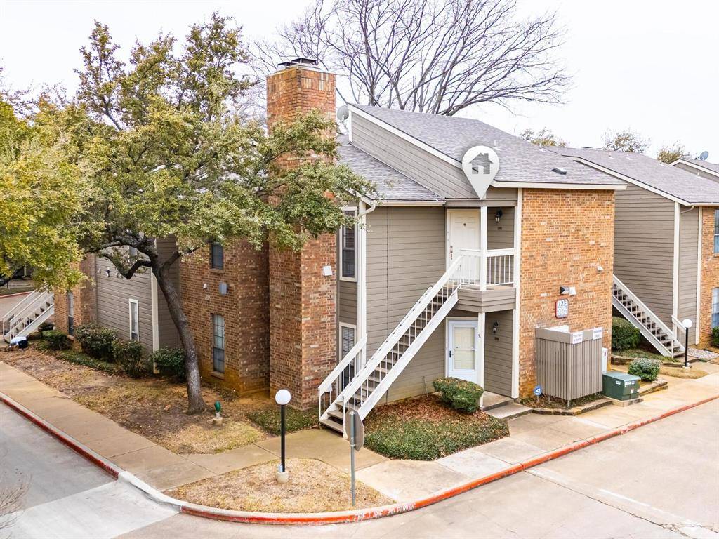 Arlington, TX 76011,1108 Riverchase Lane #202