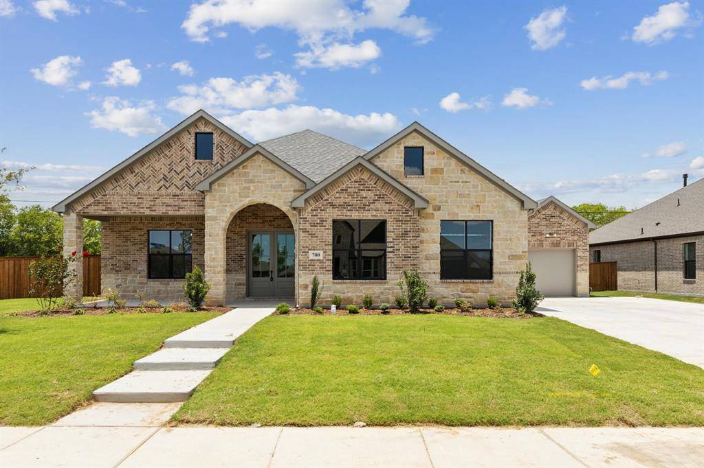 Van Alstyne, TX 75495,700 Abbey Road