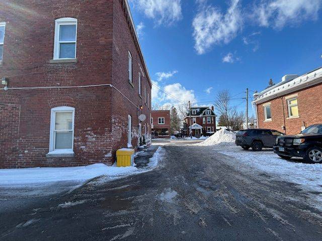 Russell, ON K4R 1C8,1133 Concession ST