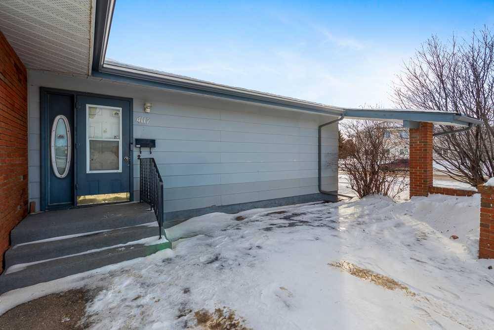 Lloydminster, AB T9V 1R5,4117 52 AVE