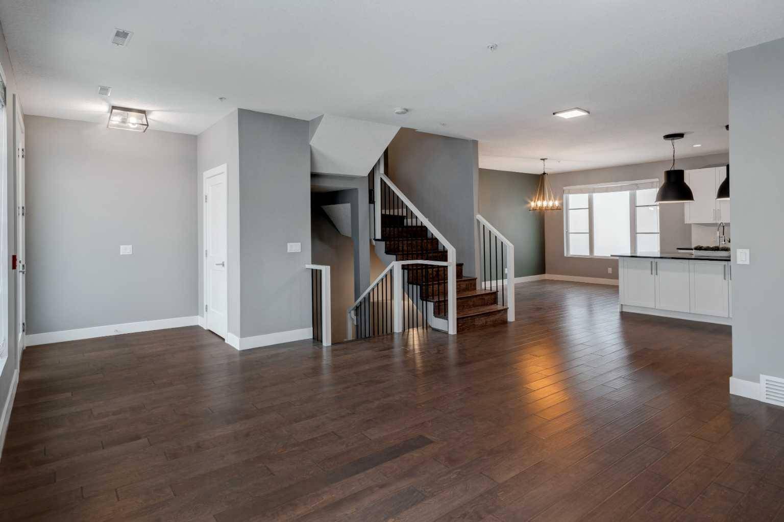 Calgary, AB T2T 1A3,1734 25 AVE SW