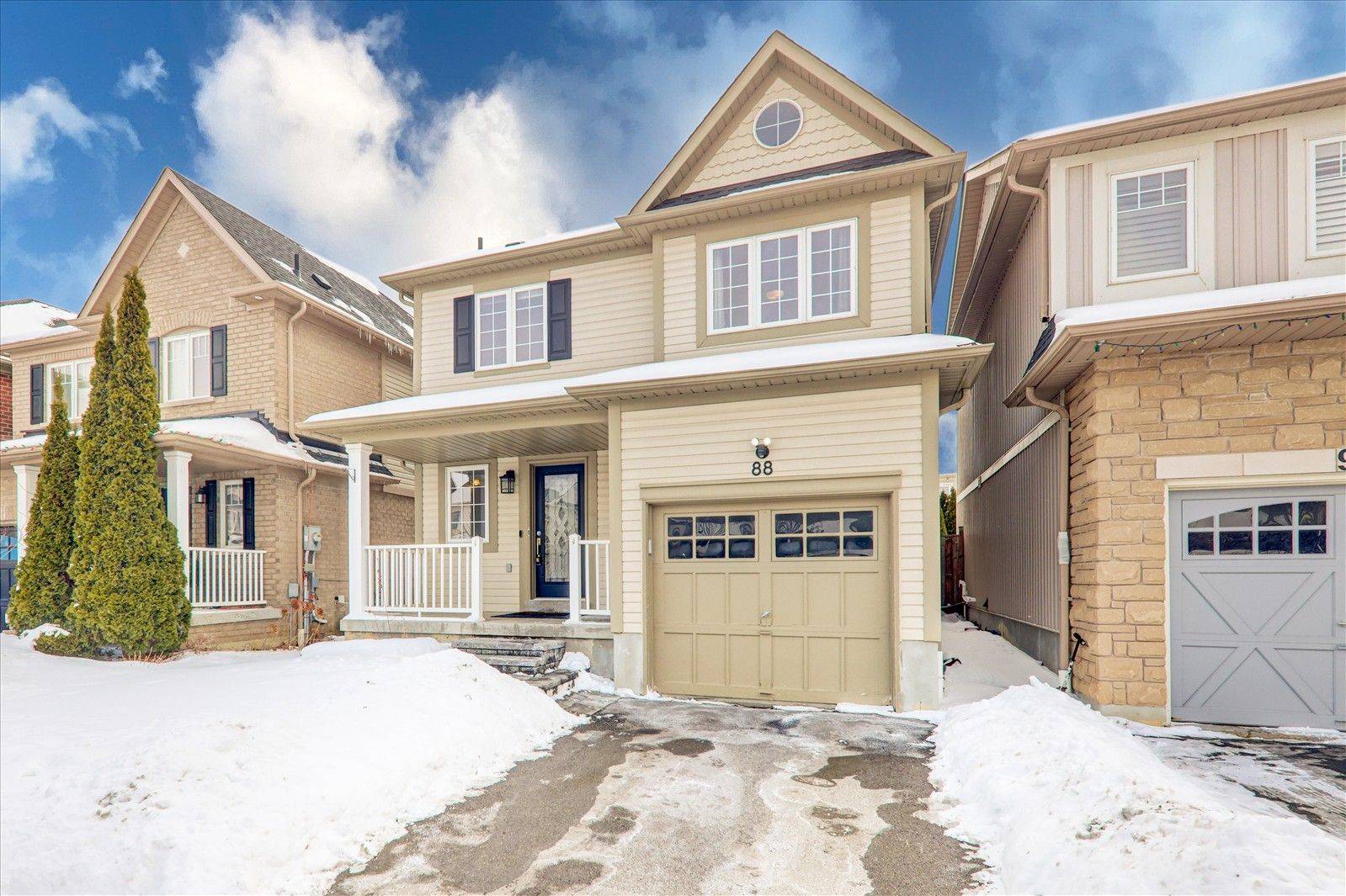 Whitby, ON L1R 0C1,88 Donlevy CRES