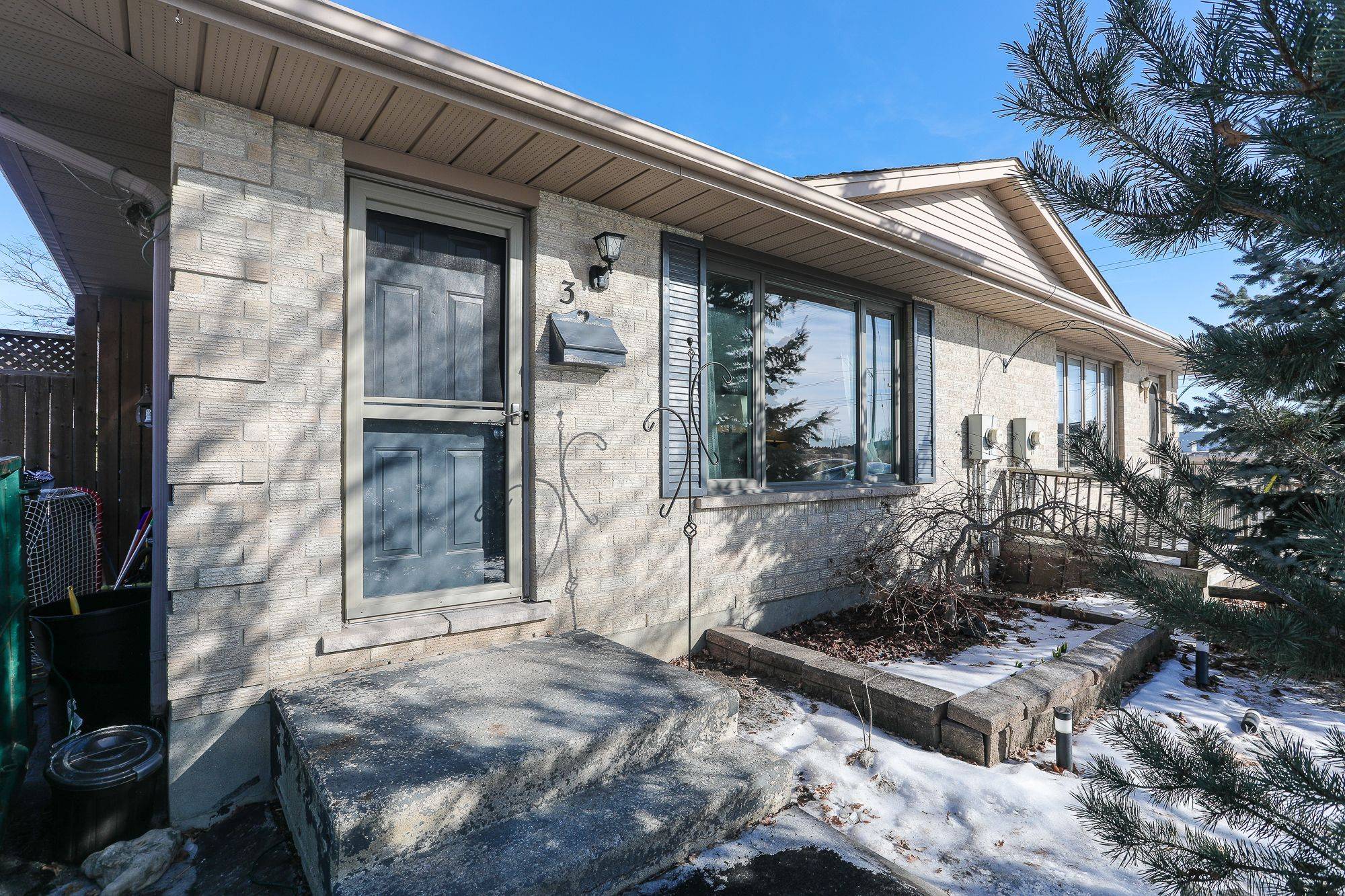 St. Thomas, ON N5P 4J7,3 Bennett PL