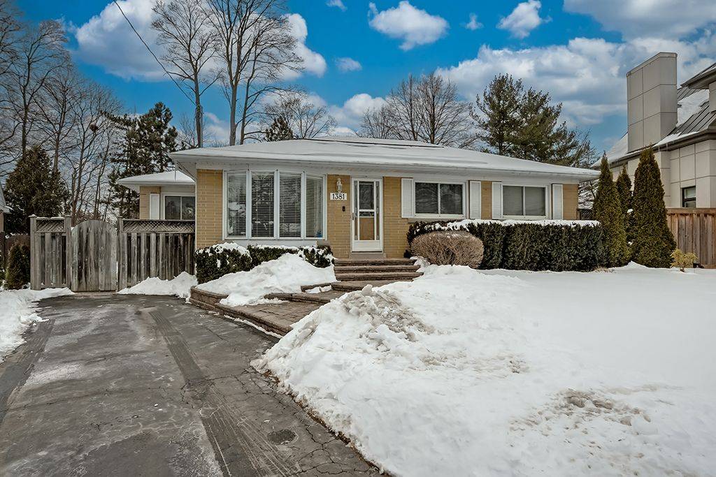 Oakville, ON L6J 2T8,1381 Constance DR