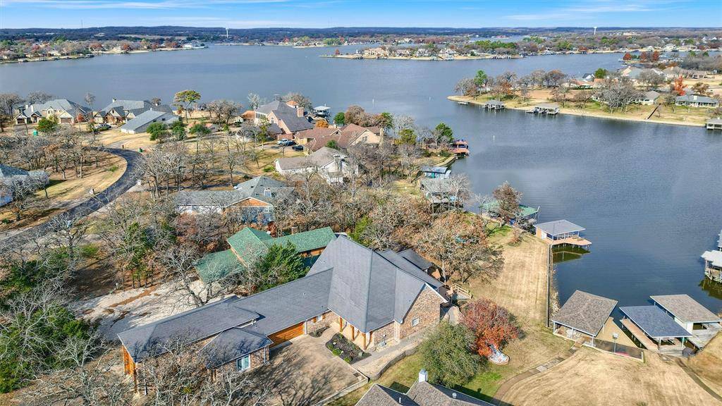 Lake Kiowa, TX 76240,214 Kiowa Drive E