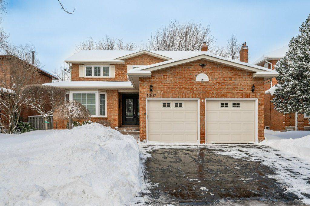 Oakville, ON L6M 1H3,1207 Pilgrims WAY