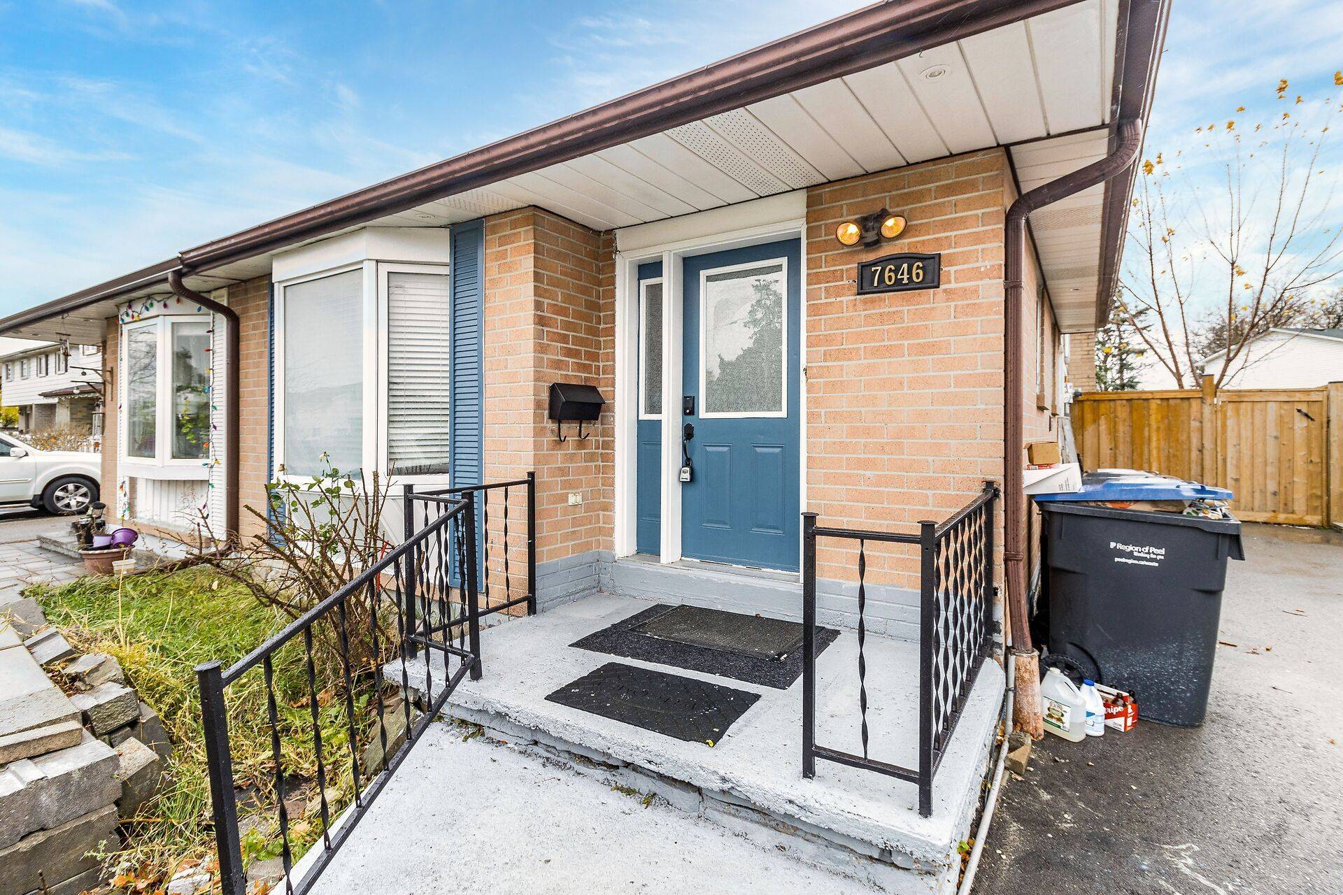 Mississauga, ON L4T 3H5,7646 Priory CRES