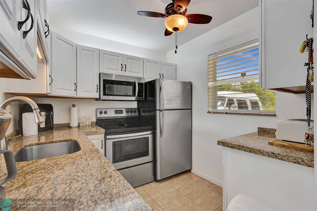 Lauderdale Lakes, FL 33319,3501 NW 47th Ave #411