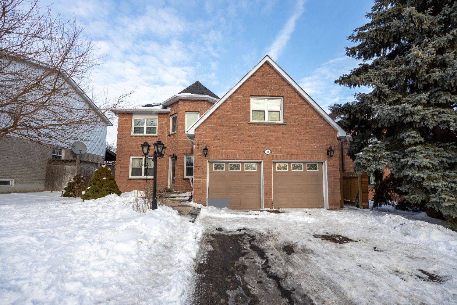 Whitby, ON L1N 8W5,28 Fairmeadow PL