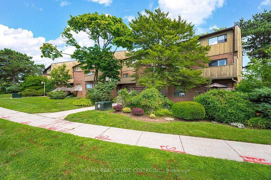 Mississauga, ON L5L 1R7,2035 South Millway N/A #19