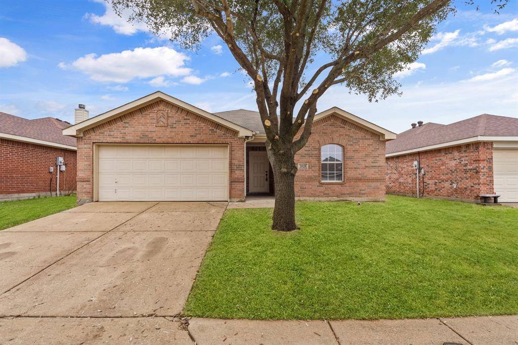 Dallas, TX 75237,2828 Lonesome Dove Lane