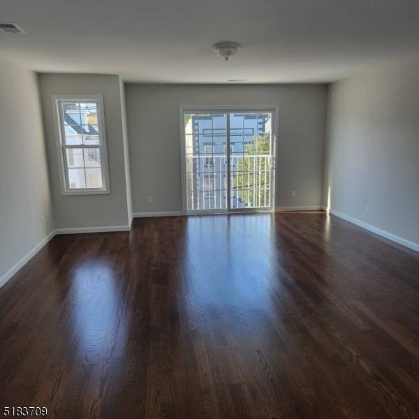 Elizabeth City, NJ 07206,653 Court St 2nd f #3
