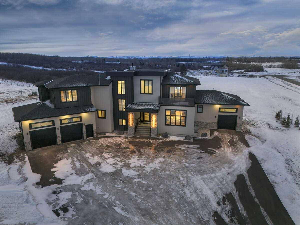 Rural Foothills County, AB T1S 4R2,40075 299 AVE E