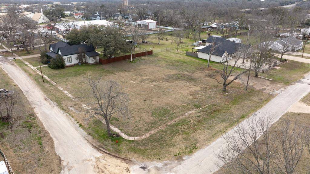 Hico, TX 76457,415 S Railroad Avenue