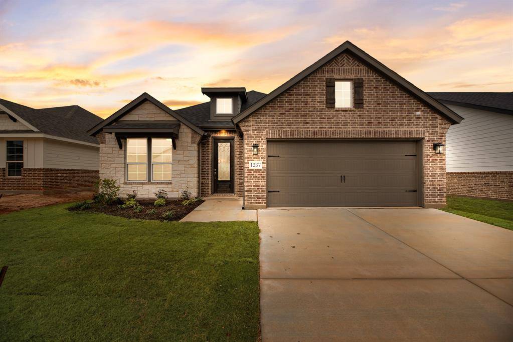 Springtown, TX 76082,1237 Comal Lane