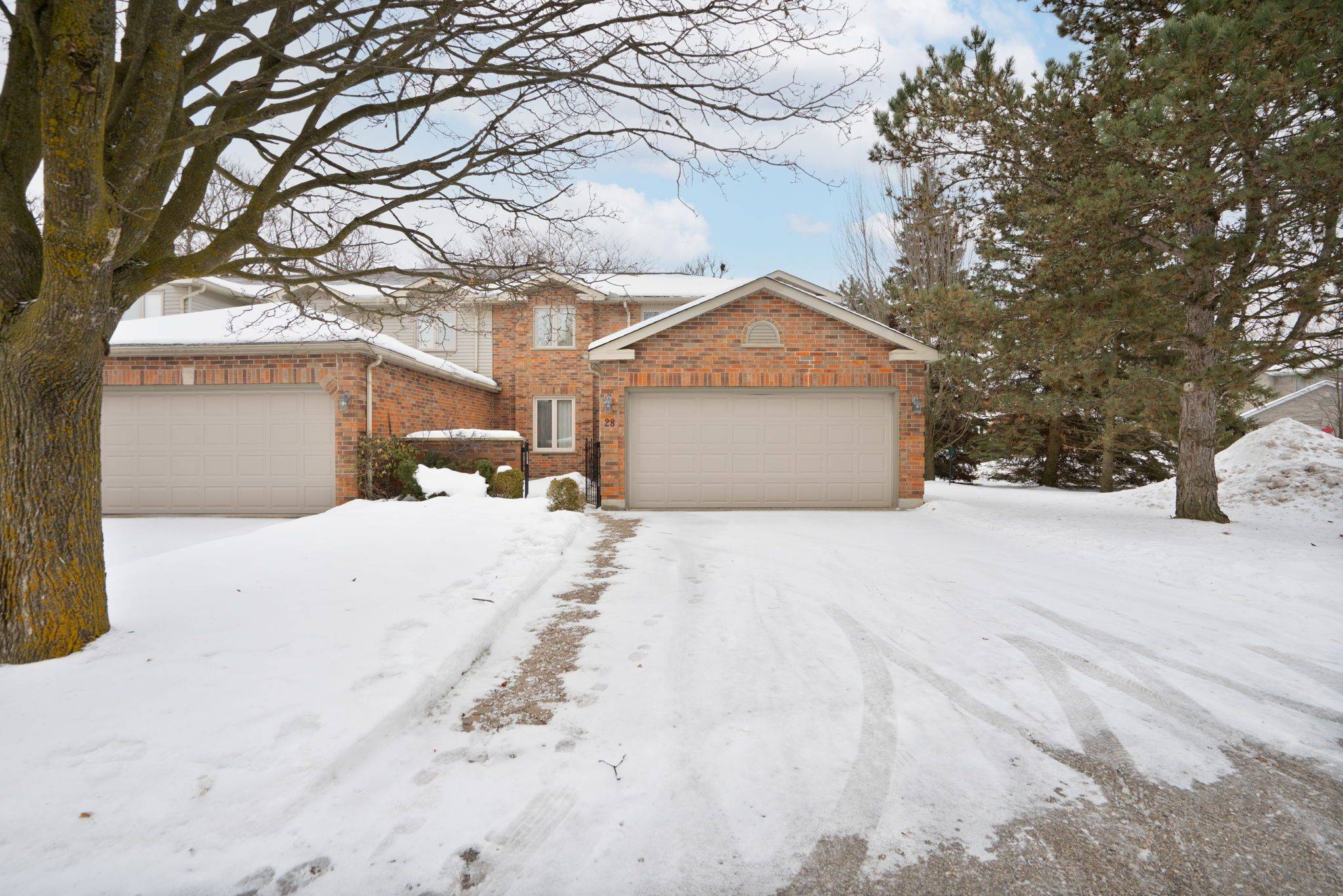 London, ON N5X 3W4,70 Sunnyside DR #28