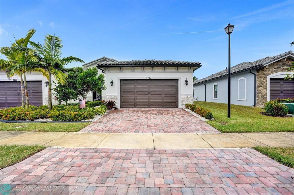 Parkland, FL 33067,8327 W Blue Spring Dr  #8327