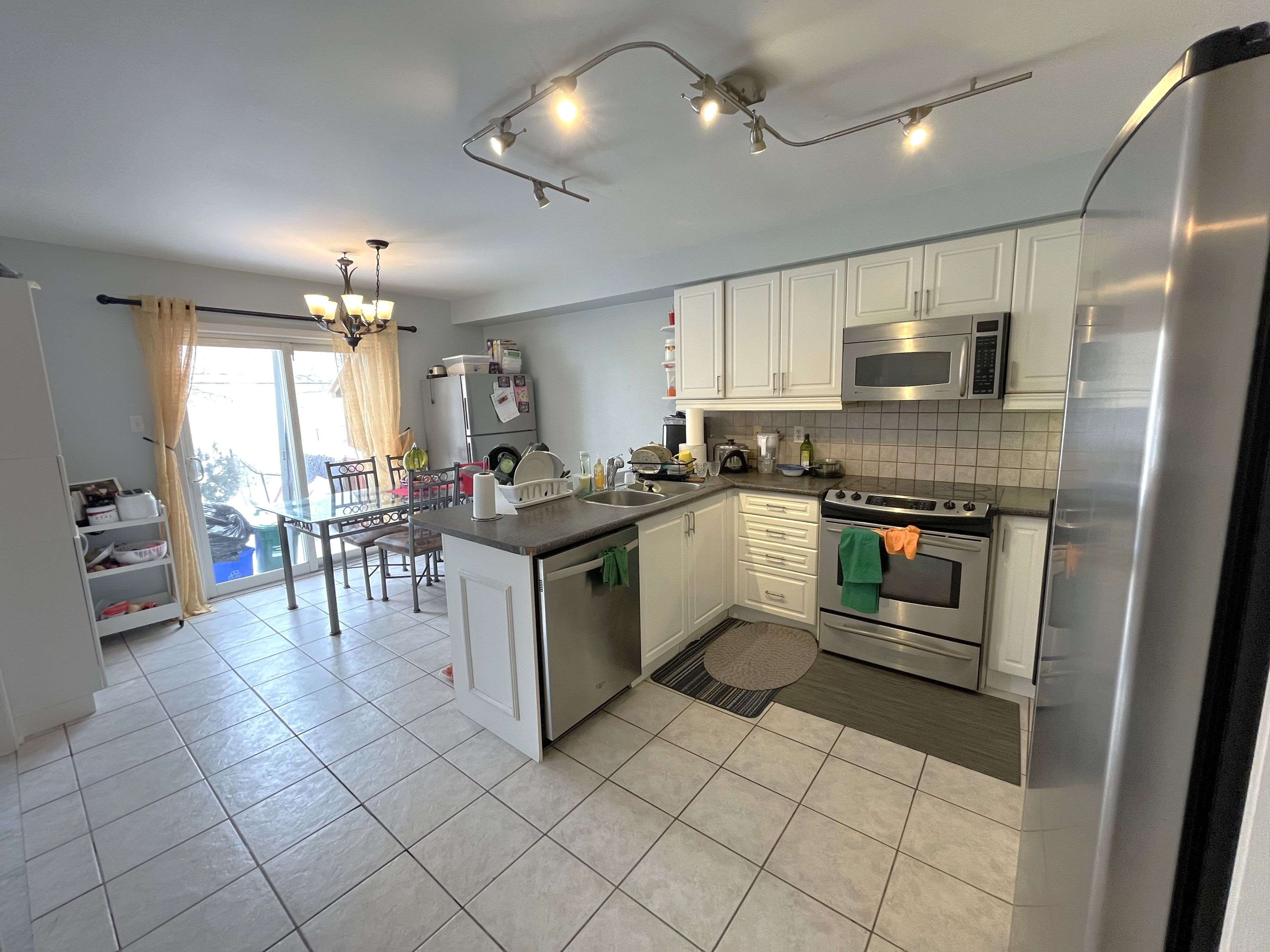 Newmarket, ON L3X 2Y1,267 Flagstone WAY