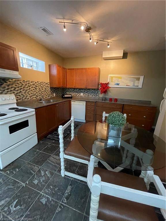 Burlington, ON L7T 3L7,1068 King RD #basement (furnished)