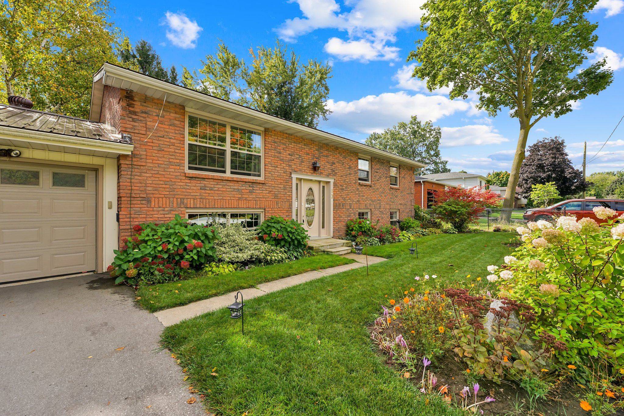 Clearview, ON L0M 1G0,13 Jardine CRES