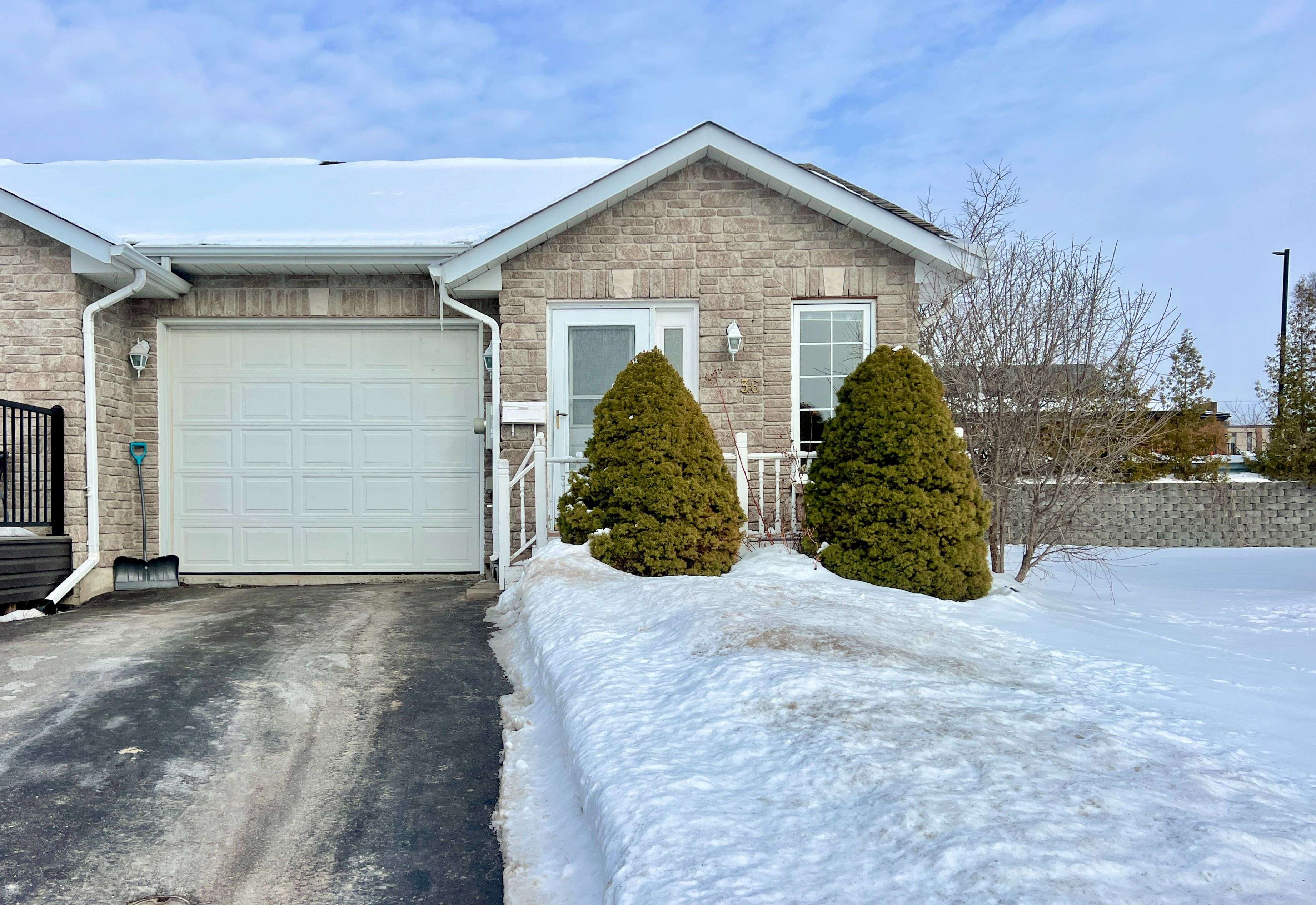 Belleville, ON K8P 5L5,36 Alder CT