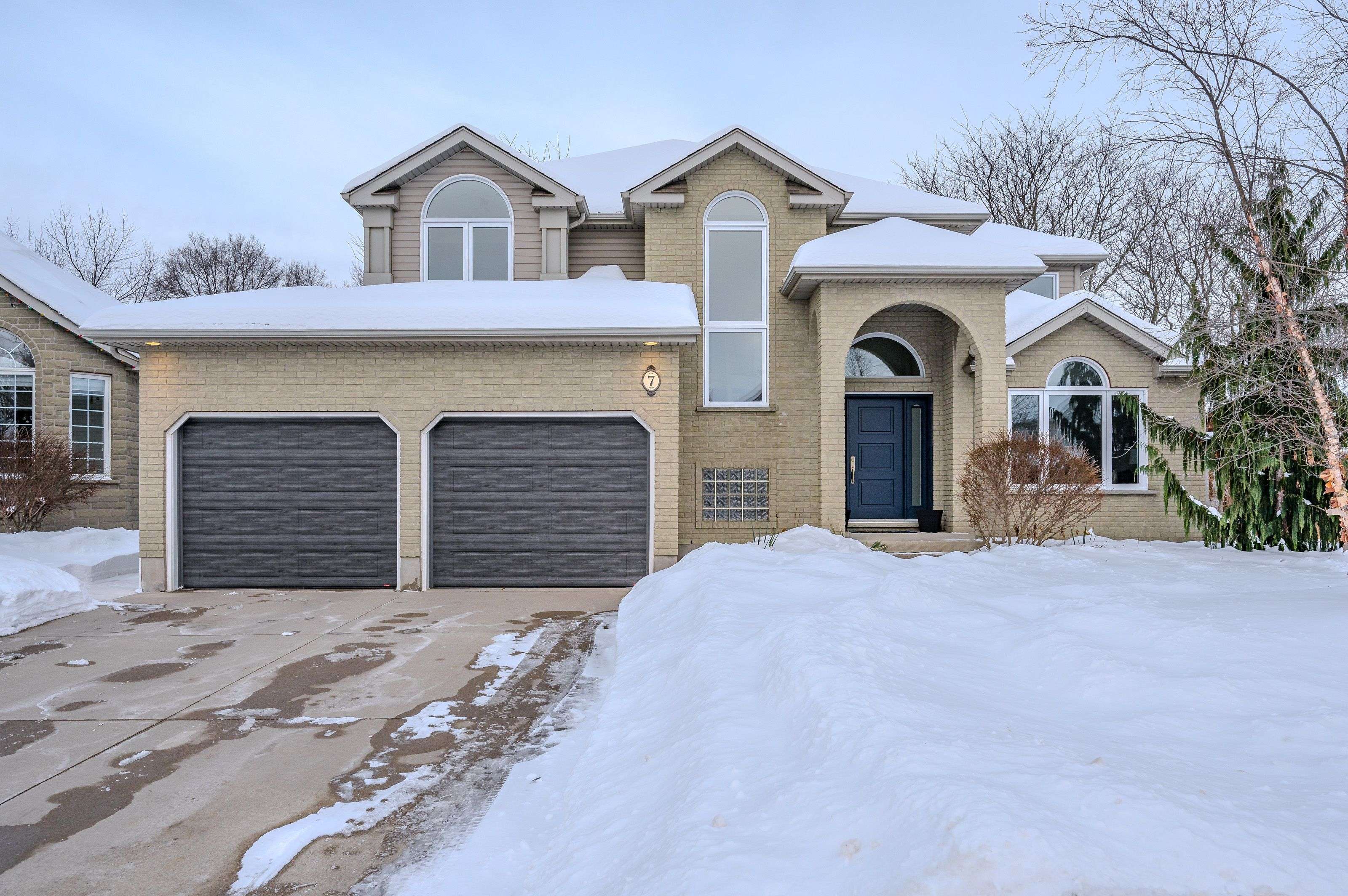 Guelph, ON N1L 1K3,7 Elderberry CT