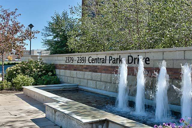 Oakville, ON L6H 0E4,2391 Central Park DR #808