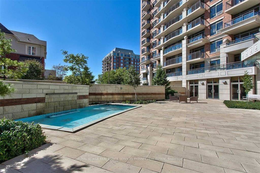 Oakville, ON L6H 0E3,2379 Central Park DR #304