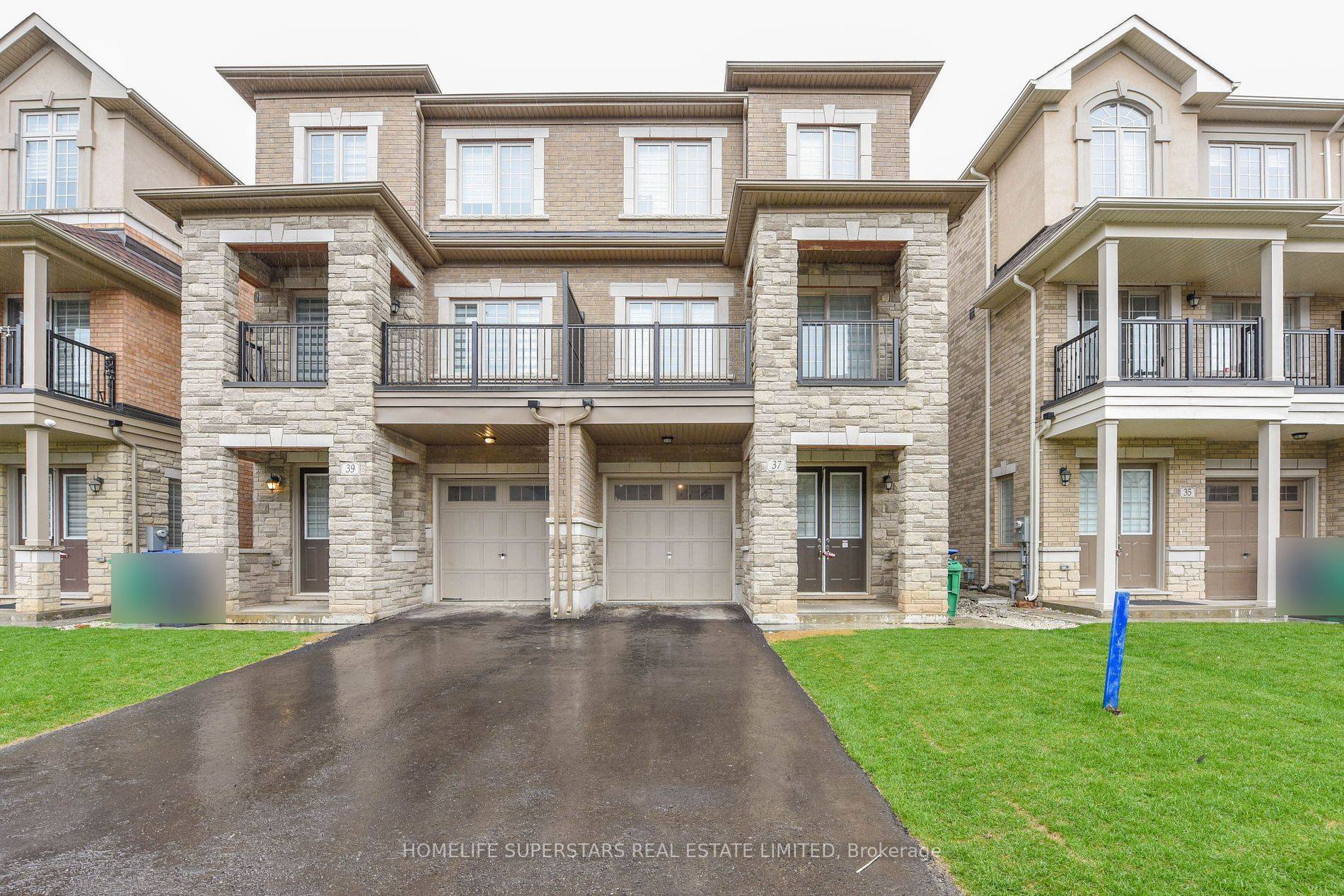 Brampton, ON L6Y 6K1,37 Hashmi PL #Upper