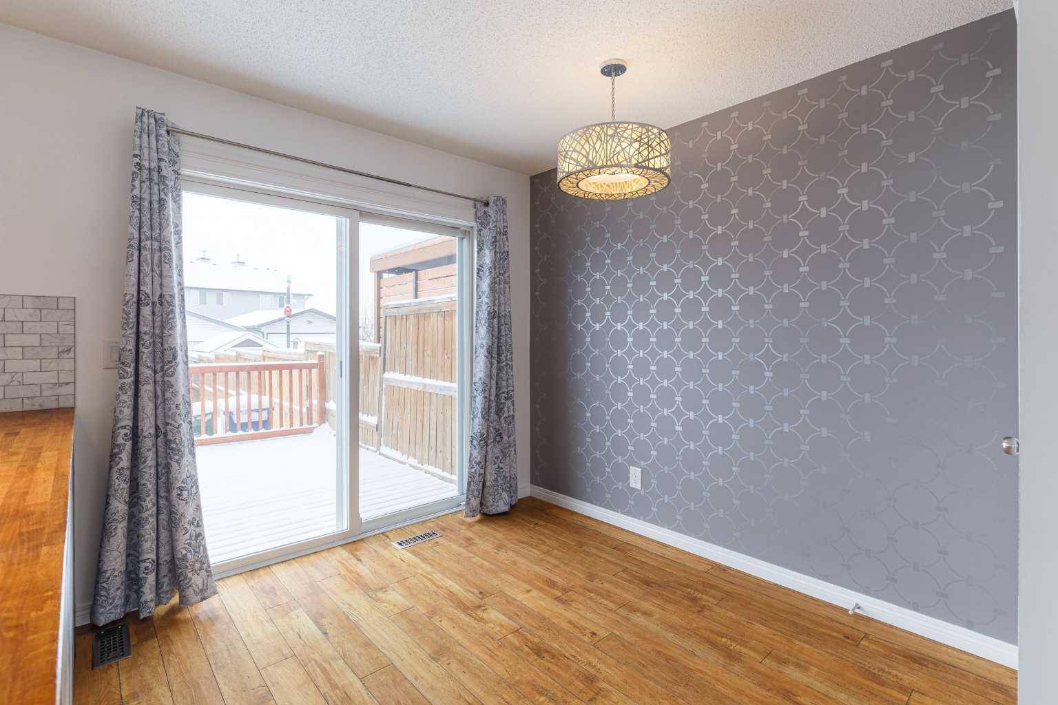 Calgary, AB T2Z 4J9,41 Elgin Mews SE