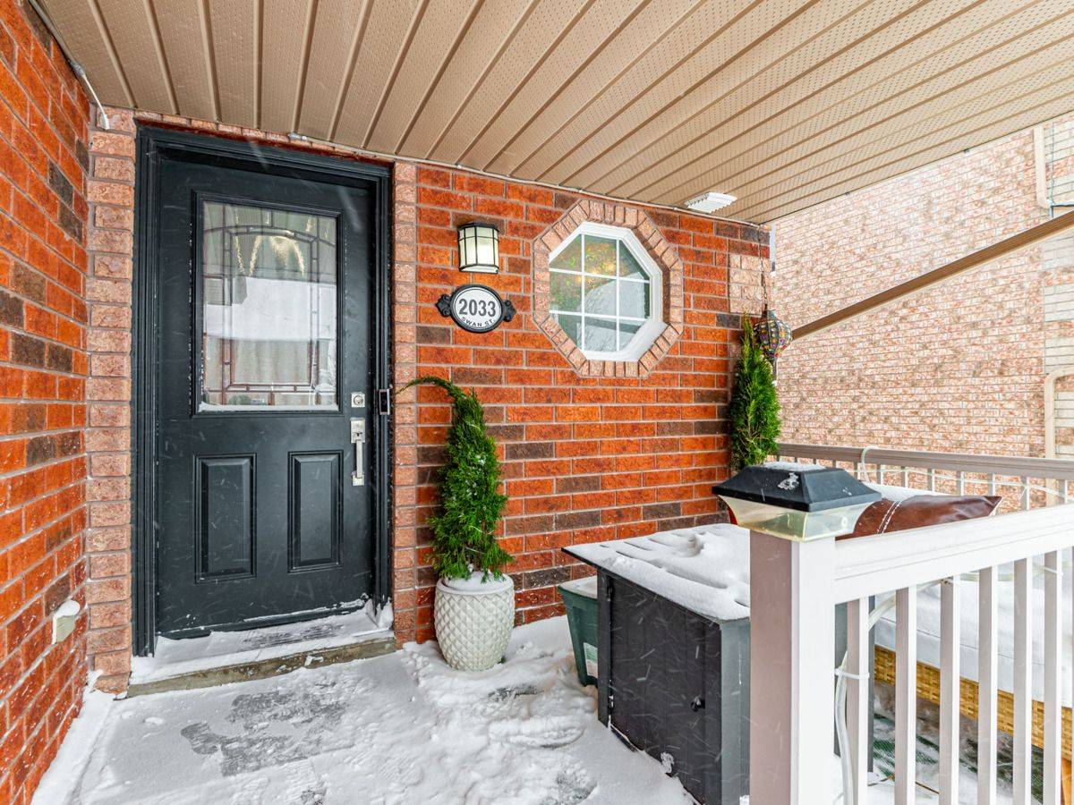 Innisfil, ON L9S 0B5,2033 Swan ST