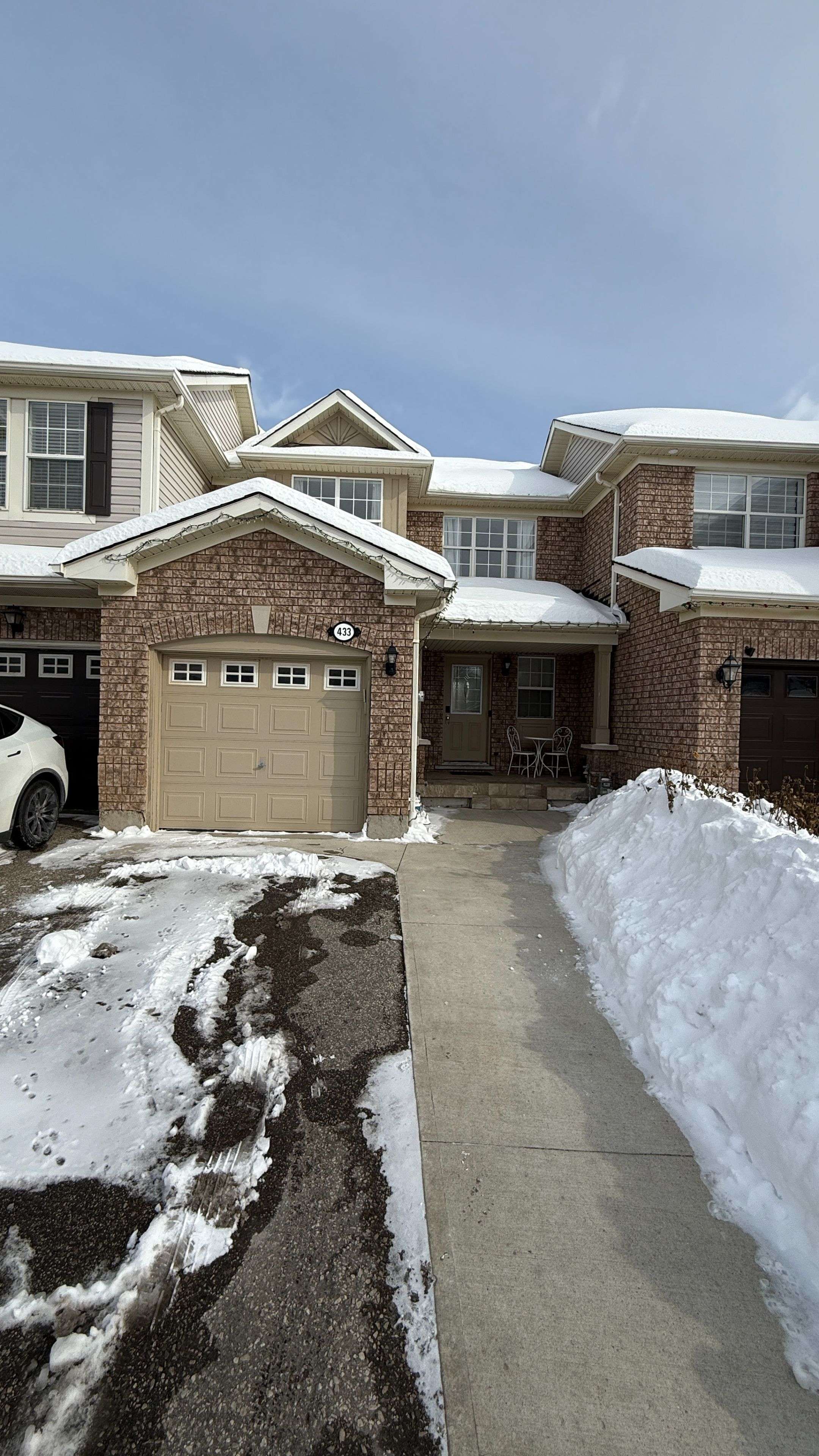 Milton, ON L9T 5K7,433 Baverstock CRES