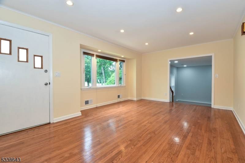 Fanwood Boro, NJ 07023,8 Tower Pl