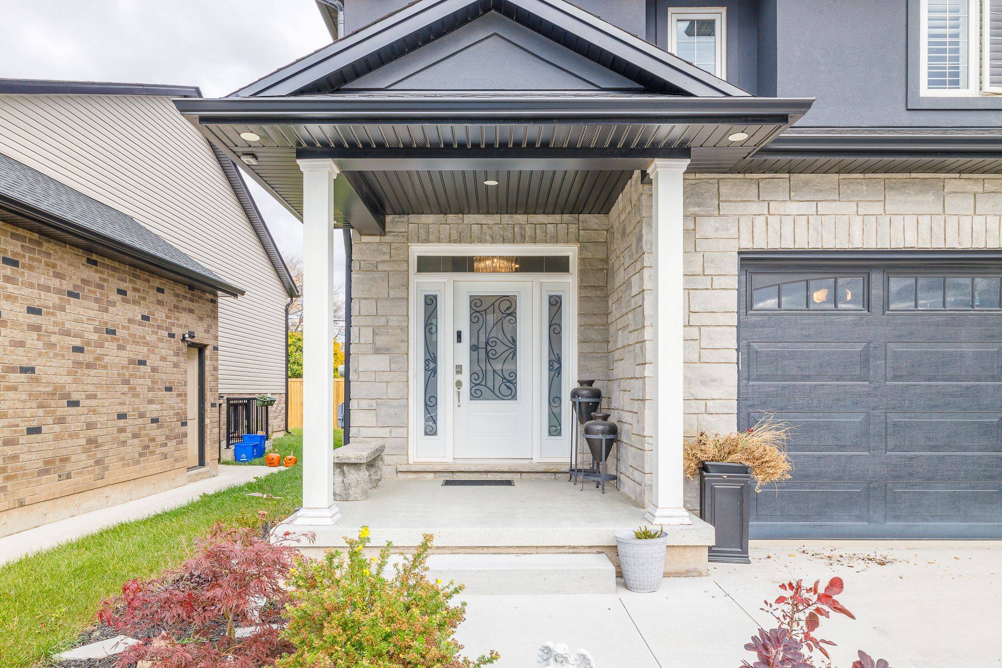 Niagara Falls, ON L2H 3T2,7126 Parsa ST