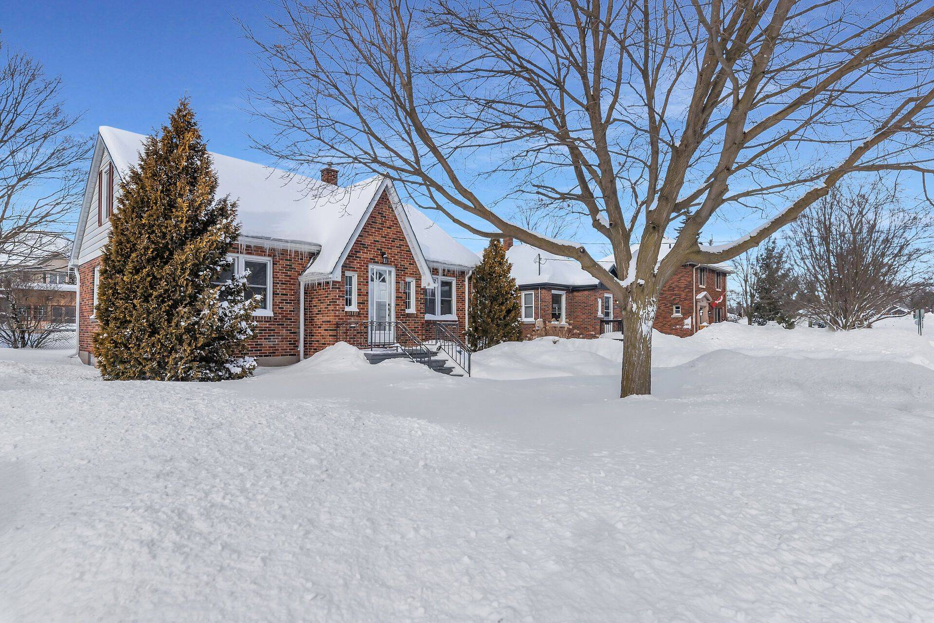 Woodstock, ON N4S 5J3,473 Brant ST