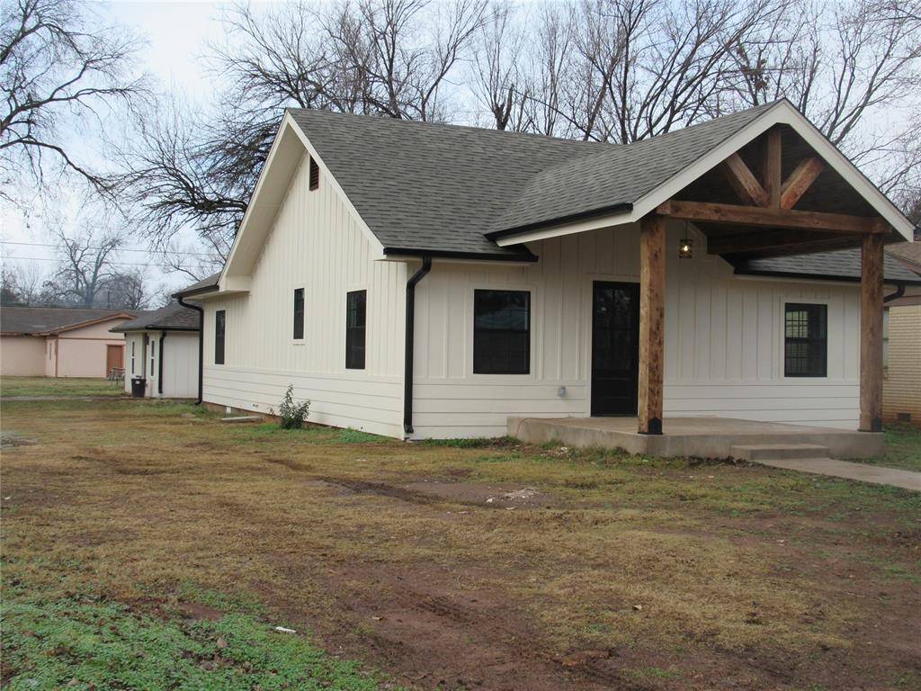 Pauls Valley, OK 73075,225 S Pear Street