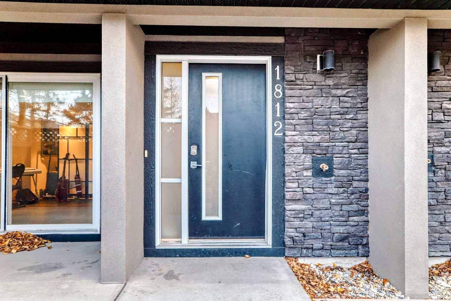 Calgary, AB T3B 0P5,1812 47 ST NW