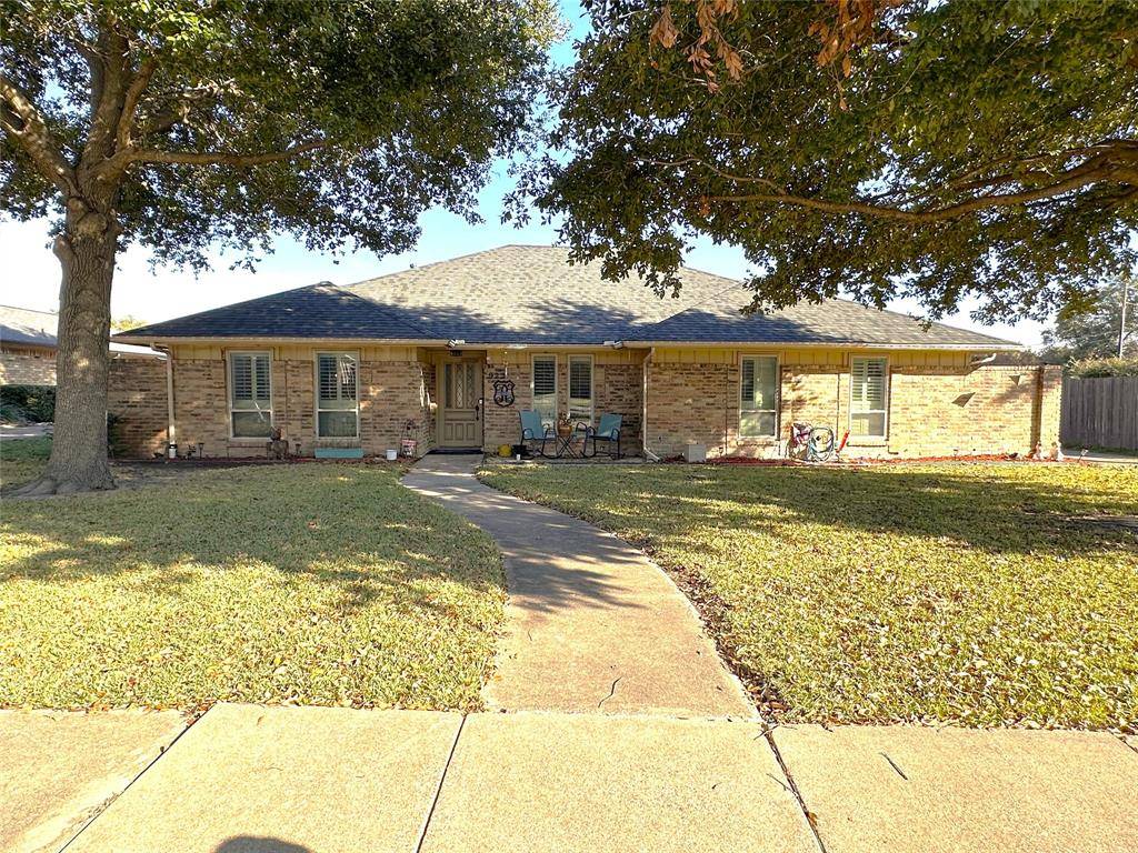 Mesquite, TX 75149,922 Lakeshore Drive