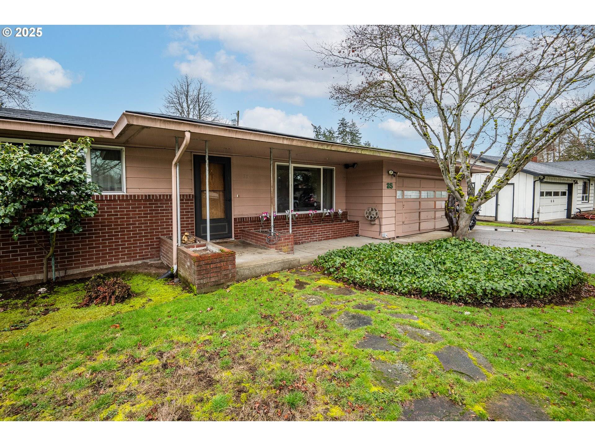 Eugene, OR 97404,25 STROME CT