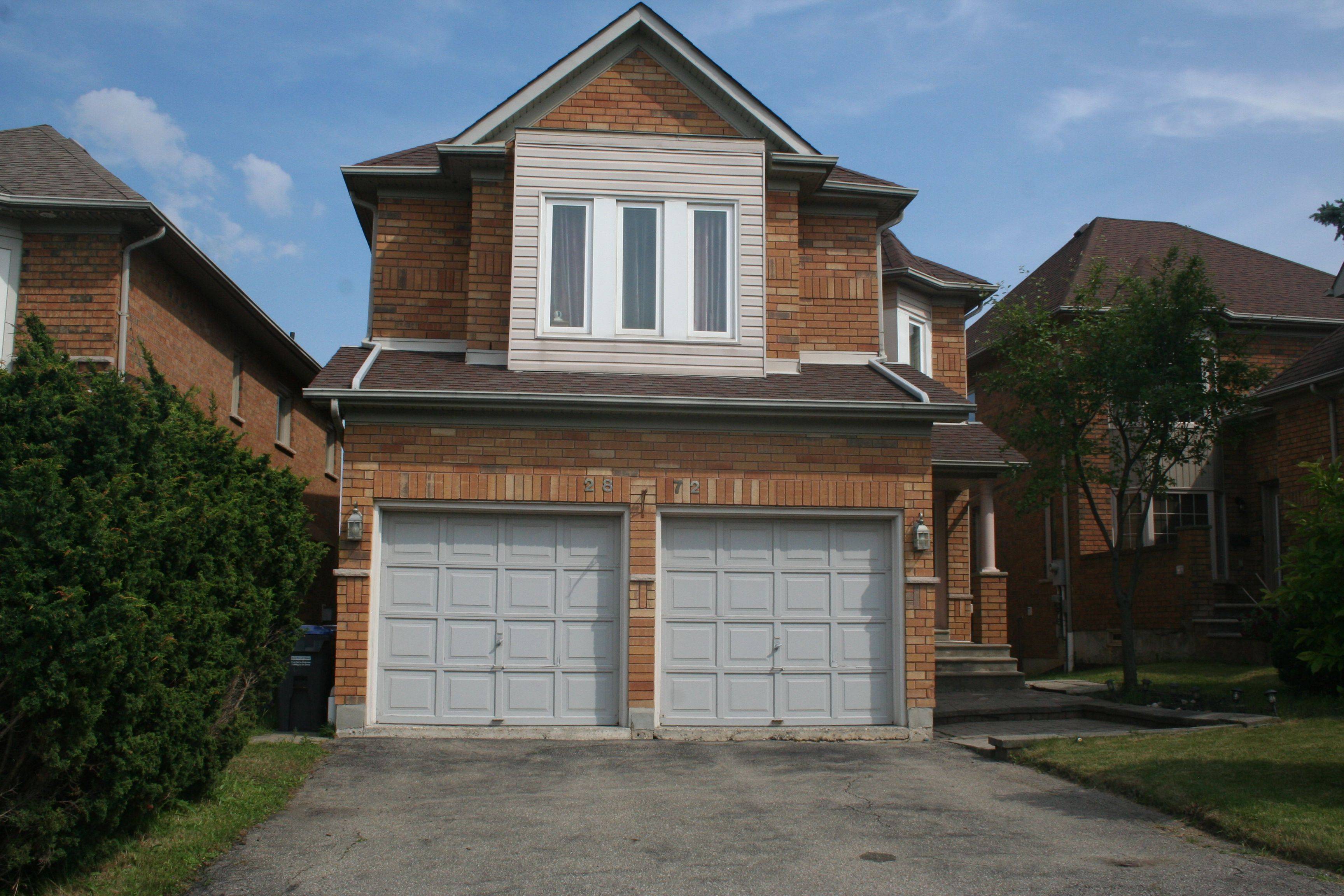 Mississauga, ON L5M 5T1,2872 Castlebridge DR #Upper