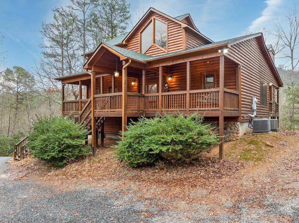 Mineral Bluff, GA 30559,285 Valley Lake Trail