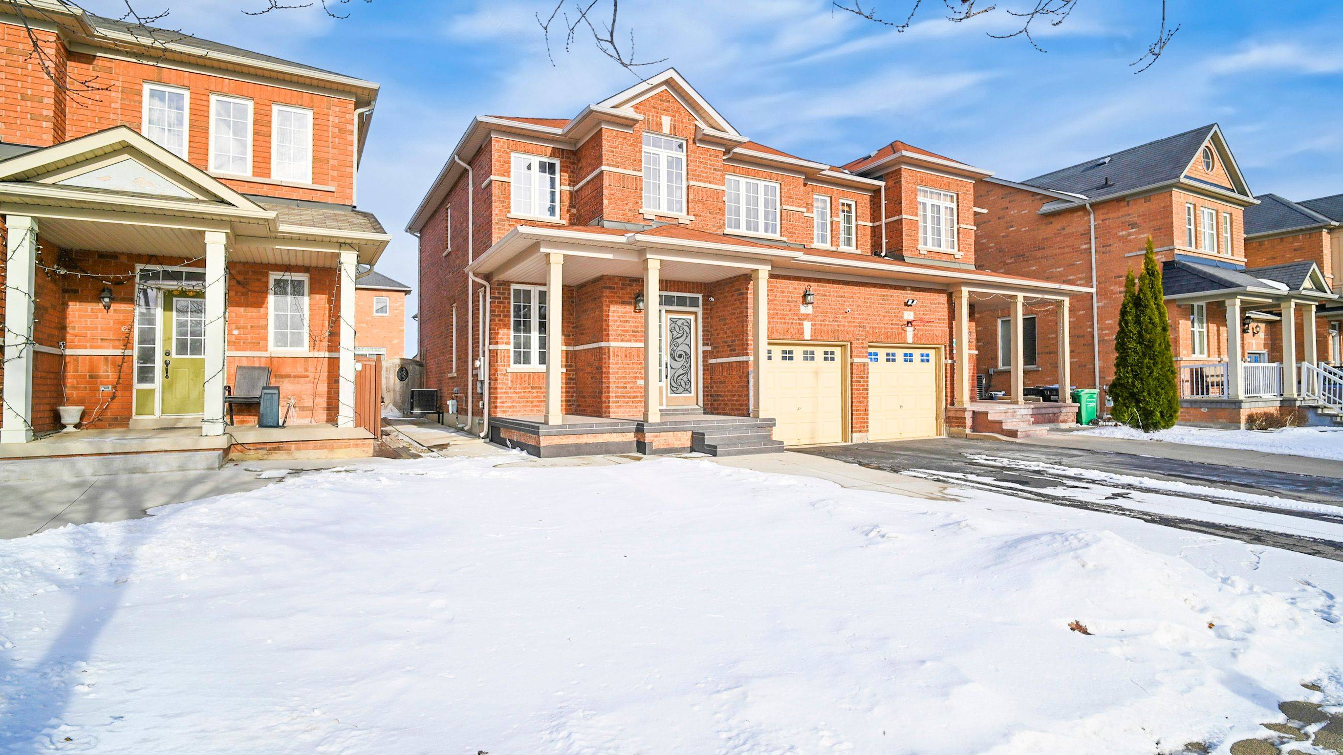 Brampton, ON L7A 0M1,33 Windflower RD