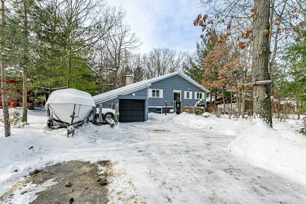 Lambton Shores, ON N0M 2L0,10161 Andrea ST