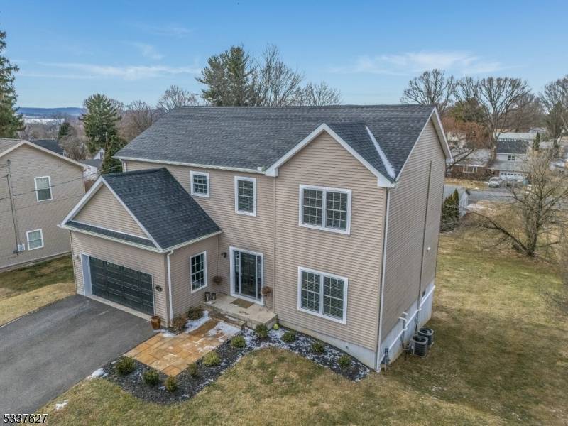 Lopatcong Twp., NJ 08865,412 S 4th St