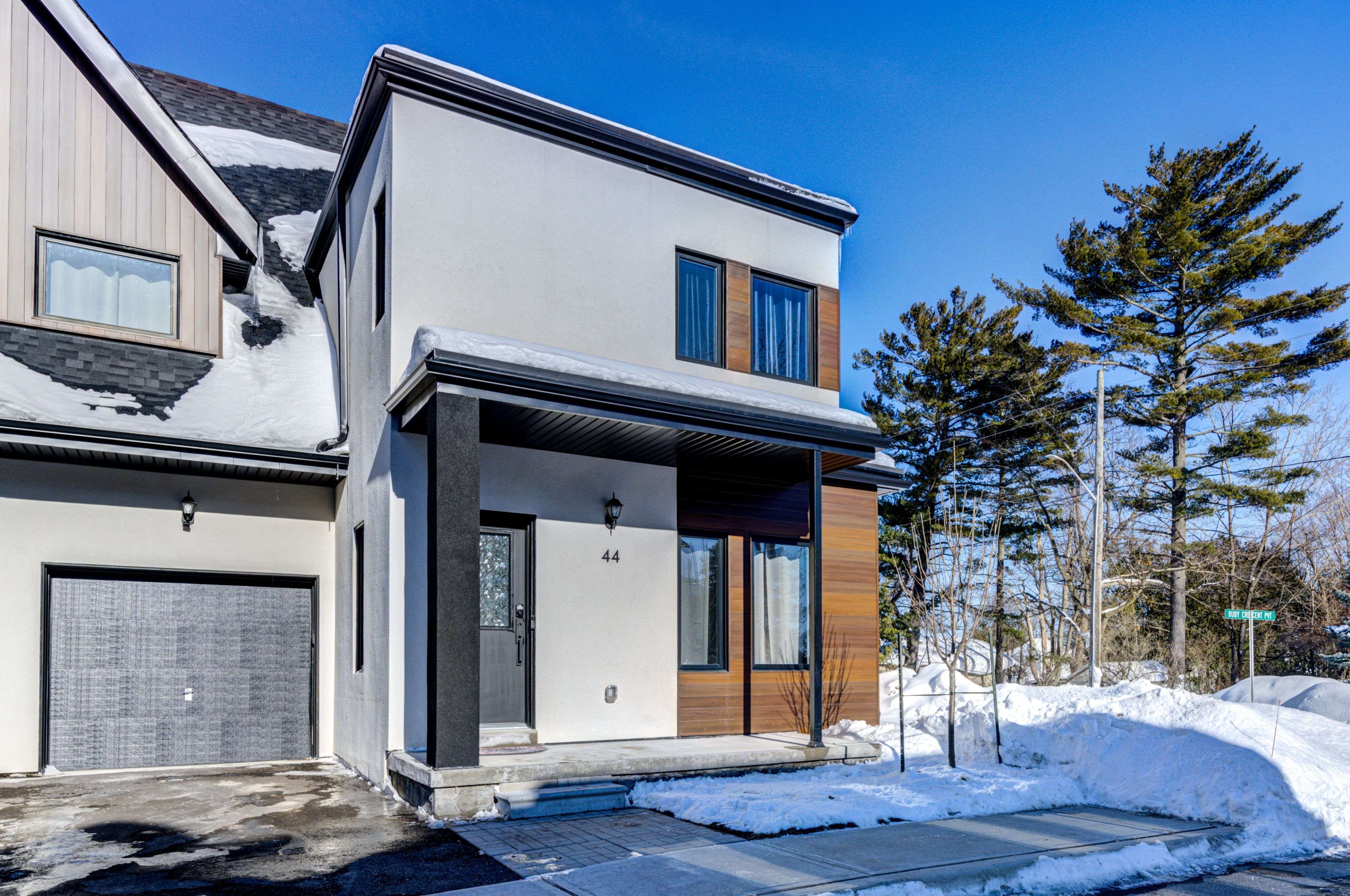 Orillia, ON L3V 8M3,44 Ruby CRES