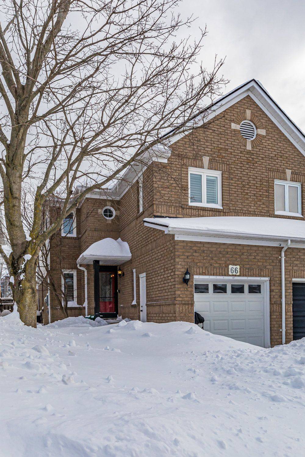 Hamilton, ON L8B 0M1,66 Fellowes CRES