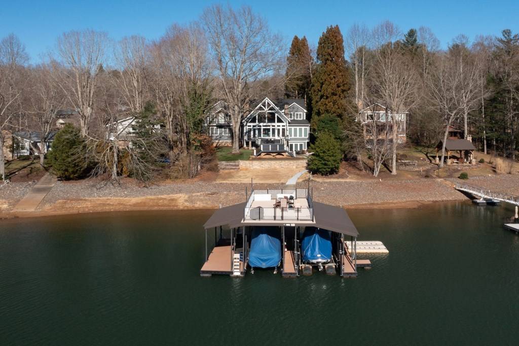 Hiawassee, GA 30546,2533 Lakew Front Point