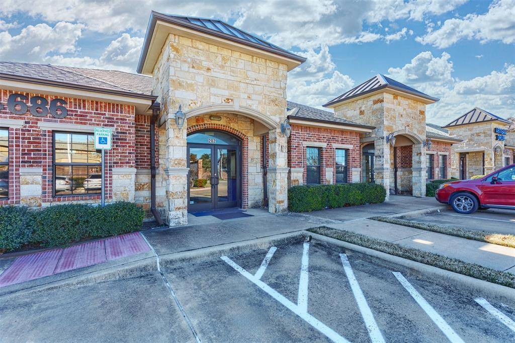 Plano, TX 75024,4686 Mcdermott Road #202