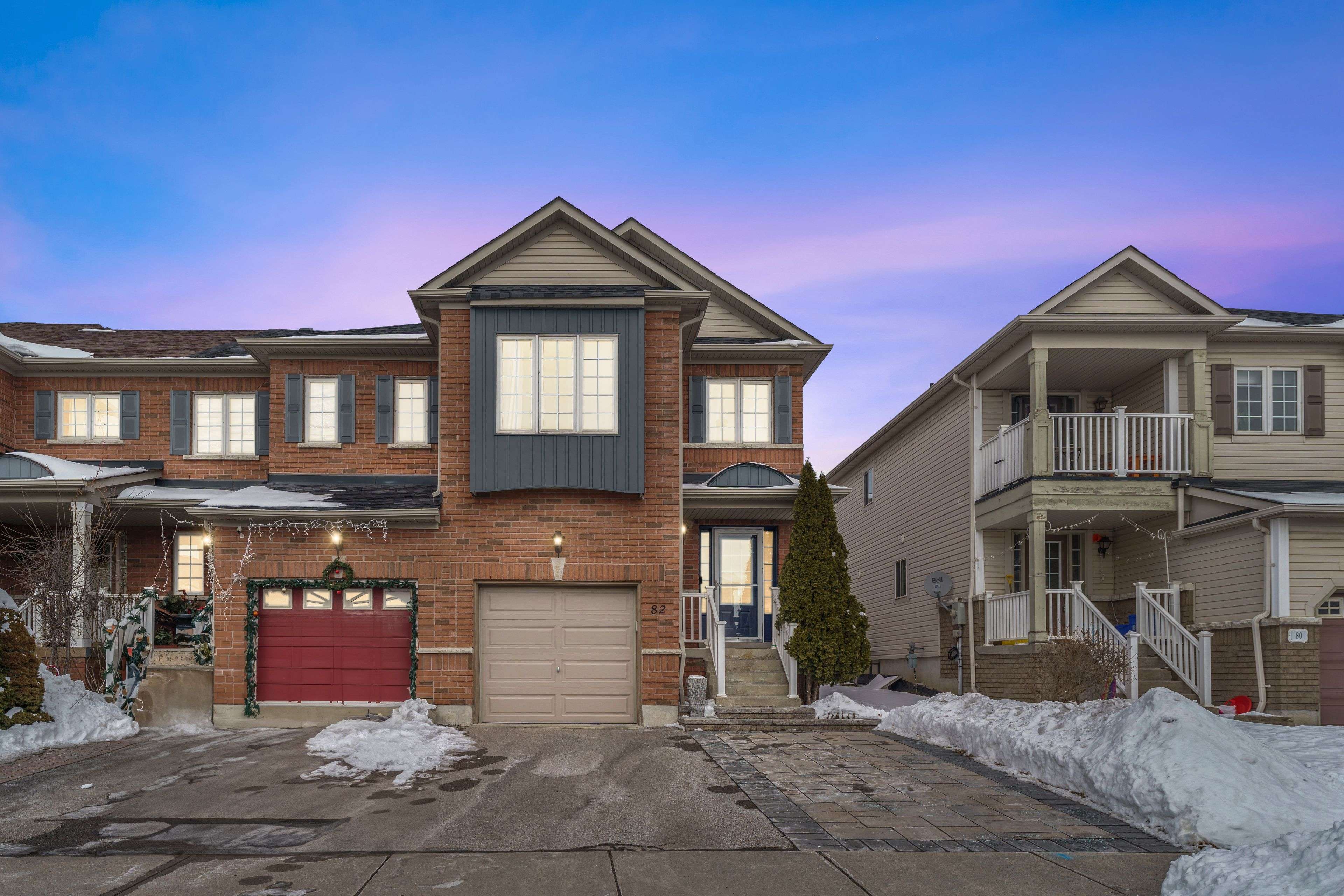 Whitby, ON L1R 3H3,82 Barrister AVE